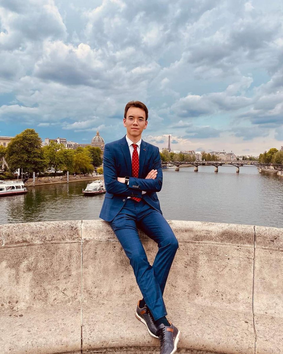 Femmes_Dem's tweet photo. Nous sommes ravis d'accueillir Mathis Sicard, étudiant à #HEIP Lyon, comme notre premier #stagiaire en communication ! Son expertise et ses compétences dynamiseront nos communications et contribueront à promouvoir le #SimoneDay au cours des deux prochains mois. Bienvenue Mathis ! https://t.co/7vGOsVX2Zq