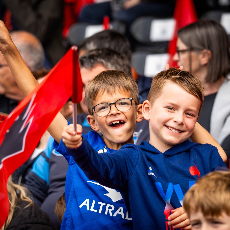 OyonnaxRugby's tweet photo. 📸 𝗟𝗘𝗦 𝗣𝗛𝗢𝗧𝗢𝗦 𝗗𝗨 𝗣𝗨𝗕𝗟𝗜𝗖 I #TOP14 #OYORCT #TOUSOYOMEN
 
👏🏻 Merci aux 𝟭𝟬 𝟮𝟬𝟭 𝙨𝙥𝙚𝙘𝙩𝙖𝙩𝙚𝙪𝙧𝙨 présents au 𝘀𝘁𝗮𝗱𝗲 𝗖𝗵𝗮𝗿𝗹𝗲𝘀-𝗠𝗮𝘁𝗵𝗼𝗻 face au @RCTofficiel.

🔜 Prochain rrv devant notre public le samedi 1er juin à 17h face à l'@avironrugbypro.