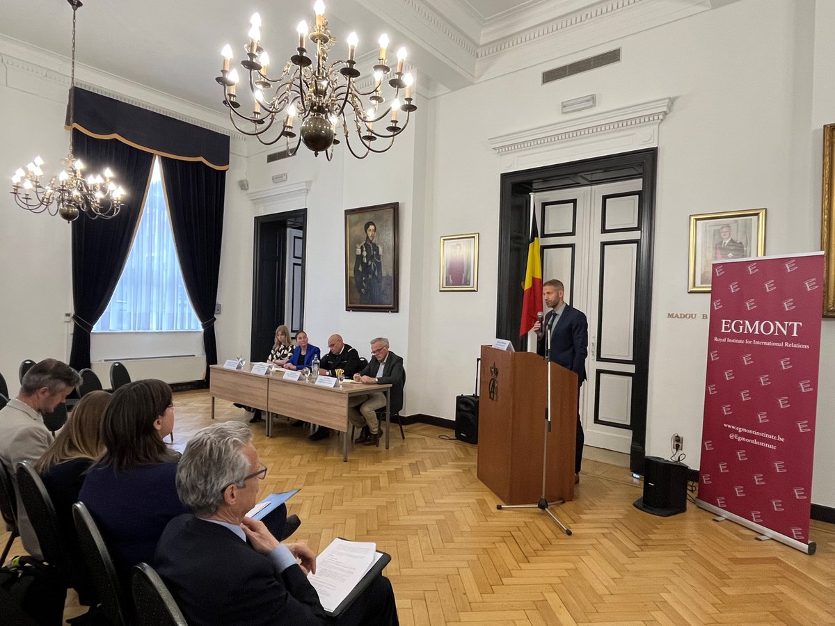 🚨 𝗛𝗮𝗽𝗽𝗲𝗻𝗶𝗻𝗴 𝗻𝗼𝘄: Seminar on geopolitics in the Arctic. 

𝗣𝗮𝗻𝗲𝗹 𝟭: Status of Geopolitics and Cooperation in the Arctic. <a href="/EgmontInstitute/">Egmont Institute</a>, <a href="/FniNansen/">Fridtjof Nansen Institute</a>, <a href="/DewittePol/">Pol Dewitte</a> 

𝗦𝗽𝗲𝗮𝗸𝗲𝗿𝘀: Arild Moe (FNI), Caroline Hoefsmit (NATO) &amp;  Lise Wiederholt Christensen (UCPH)