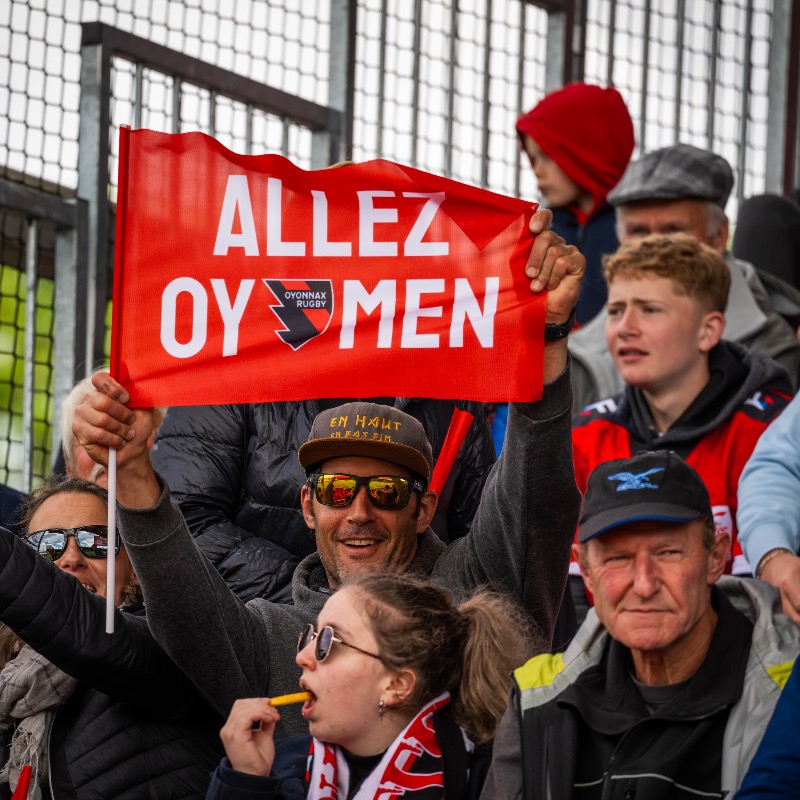 OyonnaxRugby's tweet photo. 📸 𝗟𝗘𝗦 𝗣𝗛𝗢𝗧𝗢𝗦 𝗗𝗨 𝗣𝗨𝗕𝗟𝗜𝗖 I #TOP14 #OYORCT #TOUSOYOMEN
 
👏🏻 Merci aux 𝟭𝟬 𝟮𝟬𝟭 𝙨𝙥𝙚𝙘𝙩𝙖𝙩𝙚𝙪𝙧𝙨 présents au 𝘀𝘁𝗮𝗱𝗲 𝗖𝗵𝗮𝗿𝗹𝗲𝘀-𝗠𝗮𝘁𝗵𝗼𝗻 face au @RCTofficiel.

🔜 Prochain rrv devant notre public le samedi 1er juin à 17h face à l'@avironrugbypro.