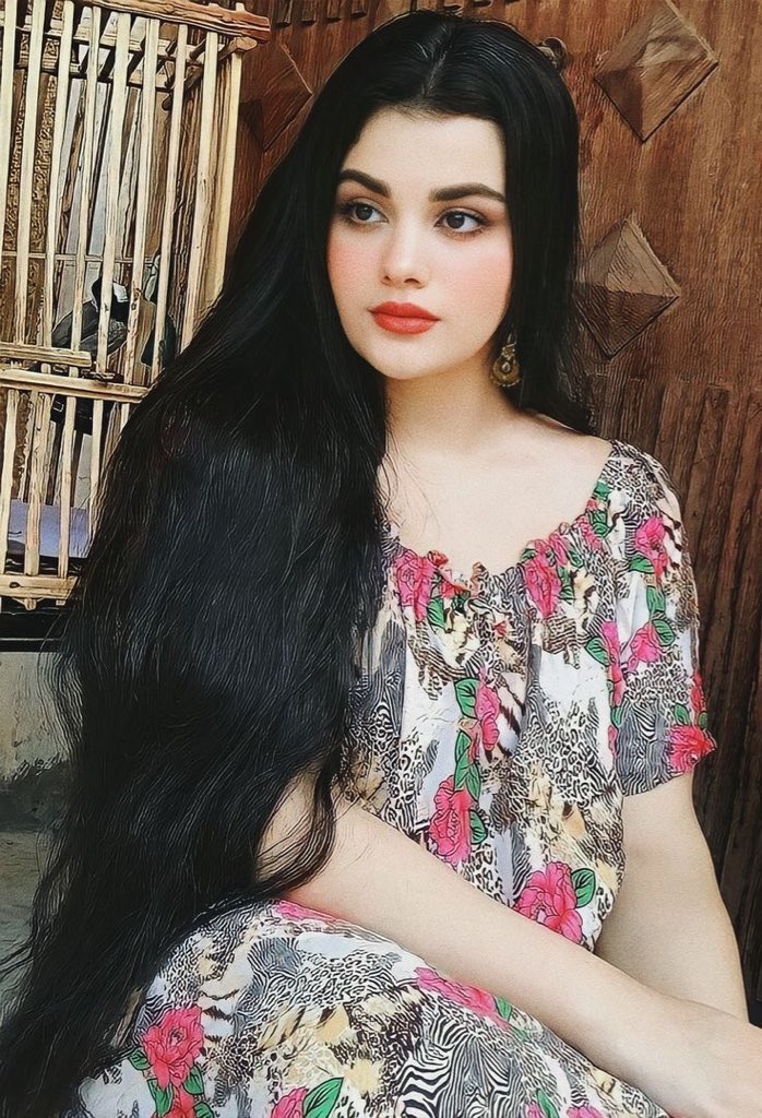 وَلم أرَ في عُيُوبِ النّاسِ شَيْئاً
كَنَقصِ القادِرِينَ على التّمَامِ

#مساءكم_جميل✨