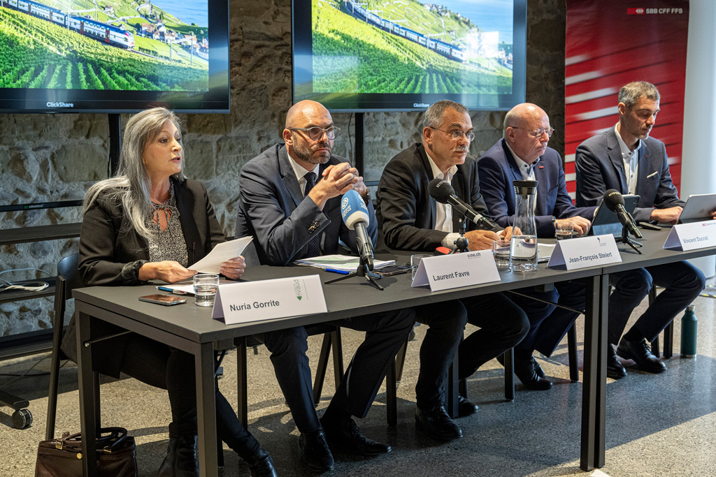 [MOBILITÉ] 🚆Horaire #CFF 2025: davantage de ponctualité en Suisse occidentale malgré les nombreux travaux. Nouvelles liaisons avec l'Ouest lausannois, dessertes renforcées sur la Riviera et le Bas-Valais
#Vaud #mobilité <a href="/nuriagorrite/">Nuria Gorrite</a>
🔗 ctso.pulse.ly/wfwoxfsnpg