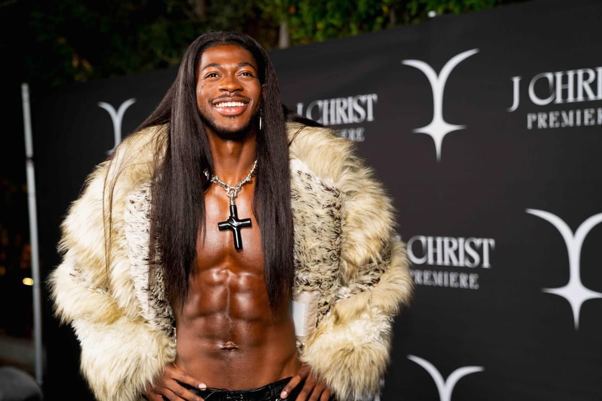 Lil Nas X reflects on lack of country radio success for 'Old Town Road', noting that he's happy for Beyoncé and Shaboozey, but says: 'I wish this would have happened for me' buff.ly/3UHVTdm