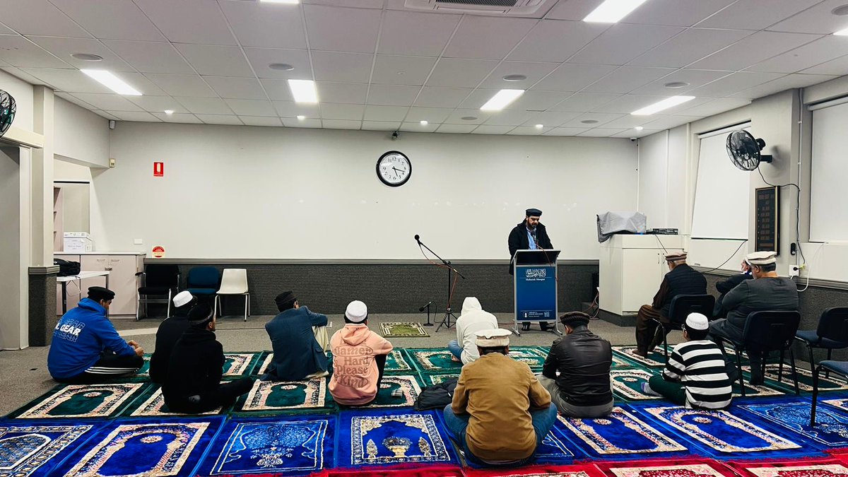 MKABrisbane's tweet photo. By the grace of Allah, Majlis Brisbane had a successful Tabligh day on Sunday. The day began with Tahajjud at Mubarak mosque and khuddam individually wrote letters to Huzoor. We then distributed tabligh pamphlets and held the Tabligh Stall at Mt Gravatt Markets. https://t.co/VYkJcR1d2N