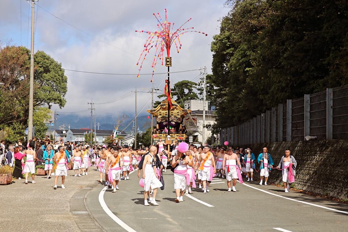 38fes1696's tweet photo. 令和5年度三谷祭　
中区若獅子会

#蒲郡市　#三谷町　#三谷祭
#海中渡御　#2023年　#中区若獅子会 https://t.co/YJV8rmT3t8