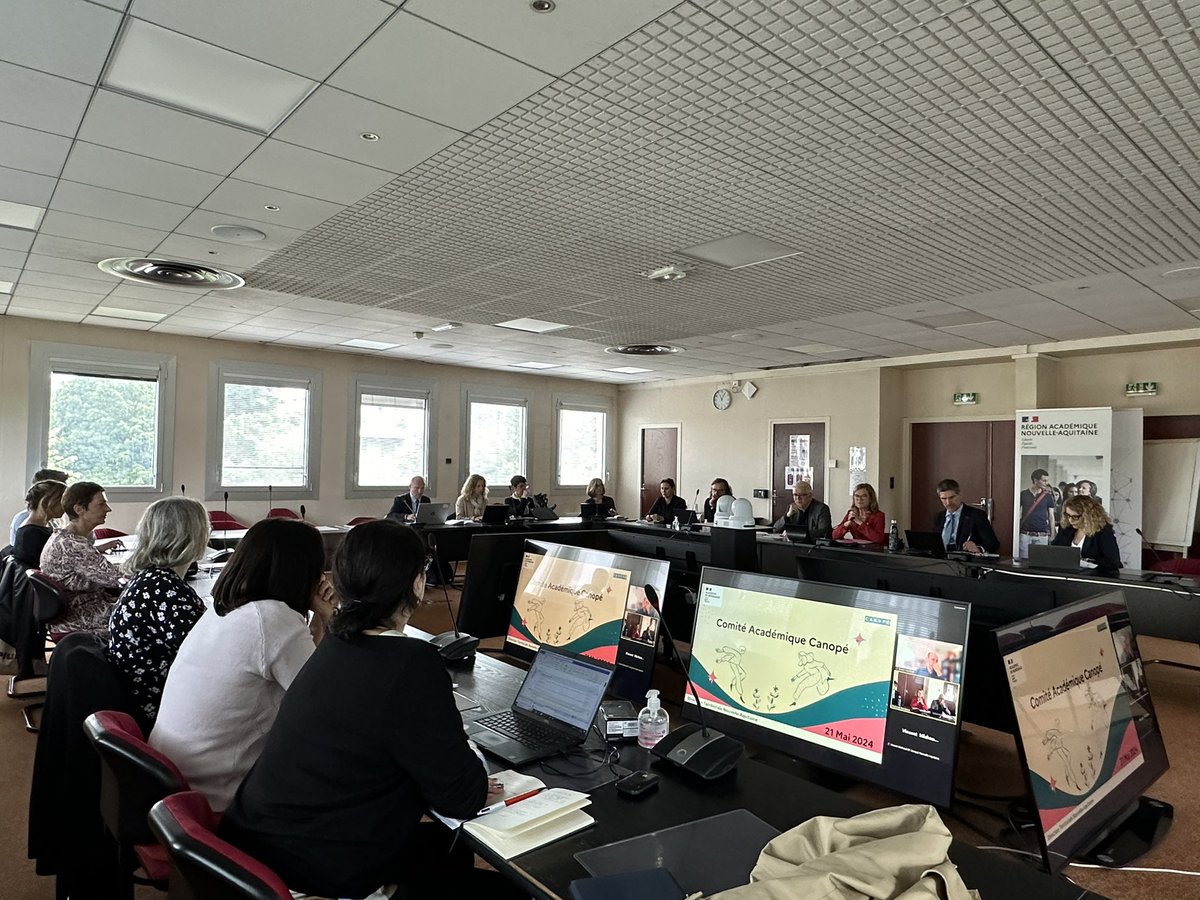 AcBordeaux's tweet photo. Comité @acbordeaux @reseau_canope: la rectrice @ABisagni & directeur territorial #bilan #perspectives #rentréescolaire
➡️partenariat renforcé #EAFC Canopé
#formation #CPS #PROFAN Transfert
➡️priorités #numérique #IA,école inclusive #AESH,ateliers parents #PHARE #harcèlement
🙏 https://t.co/0X4ZazkM4g