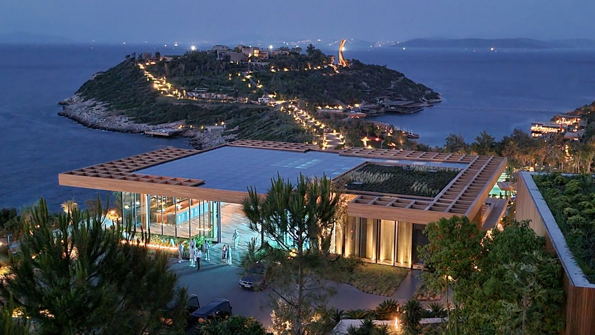 WibCar's tweet photo. Only four days old, and so dazzling already! @MaxxRoyal #newopening #bodrum @GoTurkiye https://t.co/XaM6rhNB7i