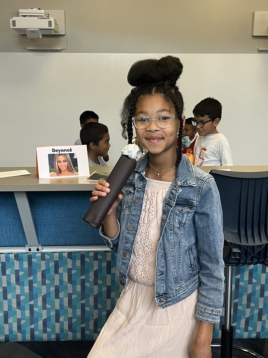 SwVr_3rdCoTeach's tweet image. So proud of how these 3rd graders researched, planned, and scripted their parts in today’s Important People Living Museum! Thank you for an extraordinary day, @WildcatReader93! @Beyonce @LionelMessiTR_ @Apple @oliviarodrigo #ThirdIsTheWord