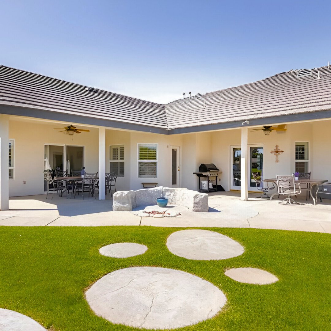 petfriendlyio's tweet photo. Who needs a dog park when you've got a golf course view? 🏌️‍♂️🐕

If your pet could book vacations, they’d choose this one!

📍Eagle Ranch, Bakersfield, California

Paws here 🐾 https://t.co/ev4LtQAtsp https://t.co/POxs18O9EQ