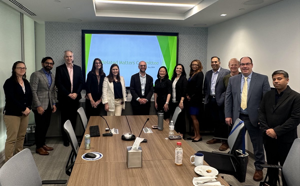 Last week, our FDA-Related Matters Committee hosted leaders from the Division of Gastroenterology, OND, CDER to discuss drug approvals and clinical trial design. We are grateful to the FDA for partnering on meetings like this and our joint fellowship: gi.org/trainees/acg-f…