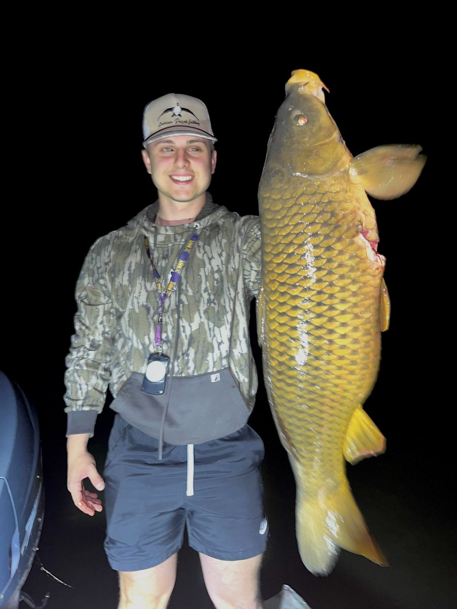 Anyone else enjoy some archery in the spring? Cannon with a recent biggun! #bowfishing #fishing #archery #carp

#AmericanRaisedOutdoors🇺🇸