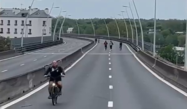 Et si on laissait l’autoroute A13 fermée? dlvr.it/T7BHLs