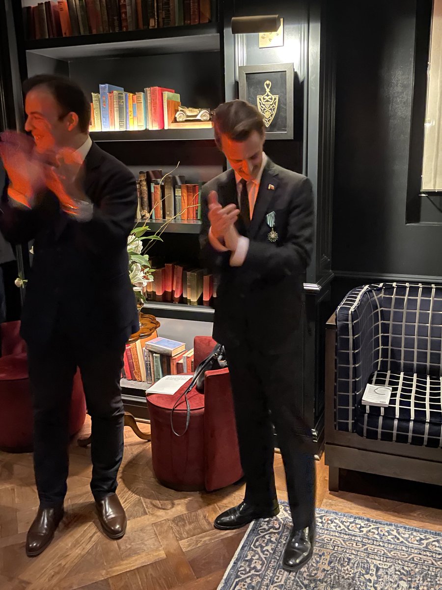 DeepVellum's tweet image. Éditeur. Traducteur. Libraire. Chevalier!
Last night in Dallas, our founder &amp;amp; publisher @willevans was made a Chevalier of the Order of Arts and Letters, “for being such a great ambassador for French-speaking literature in the US.” Félicitations, Will! 🇫🇷🎖️🫡