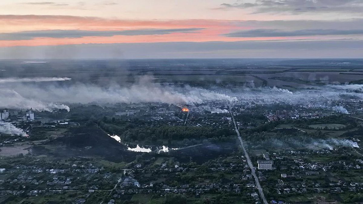 And this is Vovchansk. Chasiv Yar and Vovchansk are more than 200 km apart. To understand the scale of russian aggression, it’s like a distance from Budapest to Vienna. Both Vovchansk and Chasiv Yar are being leveled to the ground at this moment.