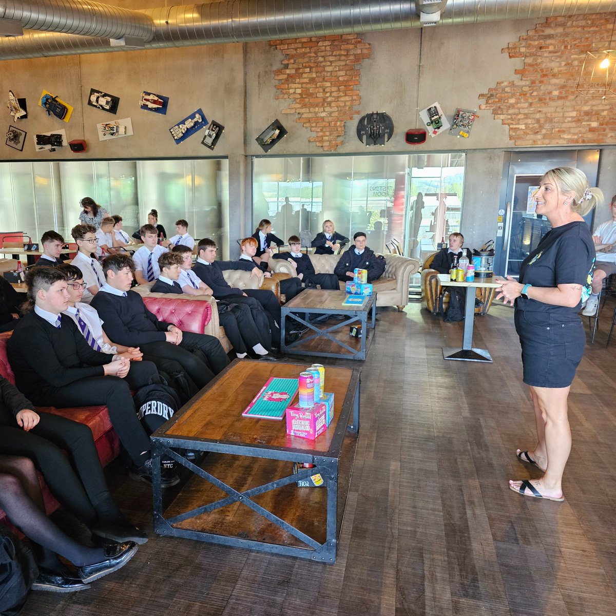 TomFutureschs's tweet photo. Year 10 Business pupils had a great morning at Tiny Rebel learning about finance and marketing at the business and having a Q&amp;A session with one of the founders Gareth Williams.  @CwmbranHigh @tinyrebelbrewco https://t.co/fYmvDmR7Th