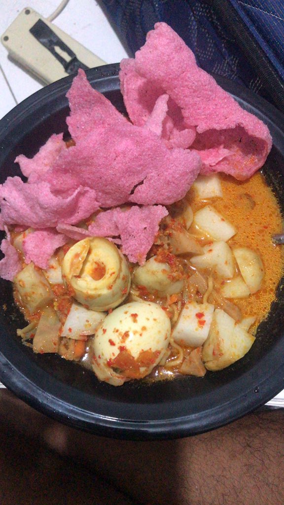 dinulmirza's tweet photo. Perlontongan judulnya malam ini mah https://t.co/SxbDgw1z1D