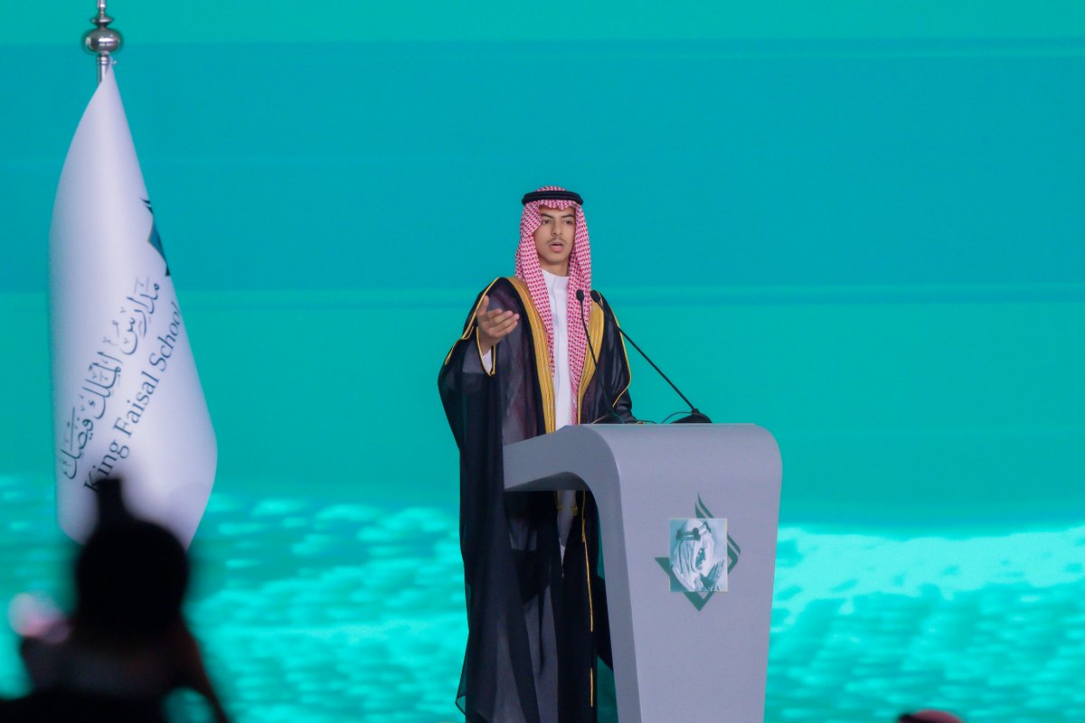 ebrahemalyousef's tweet photo. مقتطفات بسيطة من تصويري لحفل
#تخرج #مدارس_الملك_فيصل
#دمتم_فخرنا #الدفعة_التاسعة_والعشرين
#عقيدة_علم_عمل
#تصوير https://t.co/R1PmnEzV5n