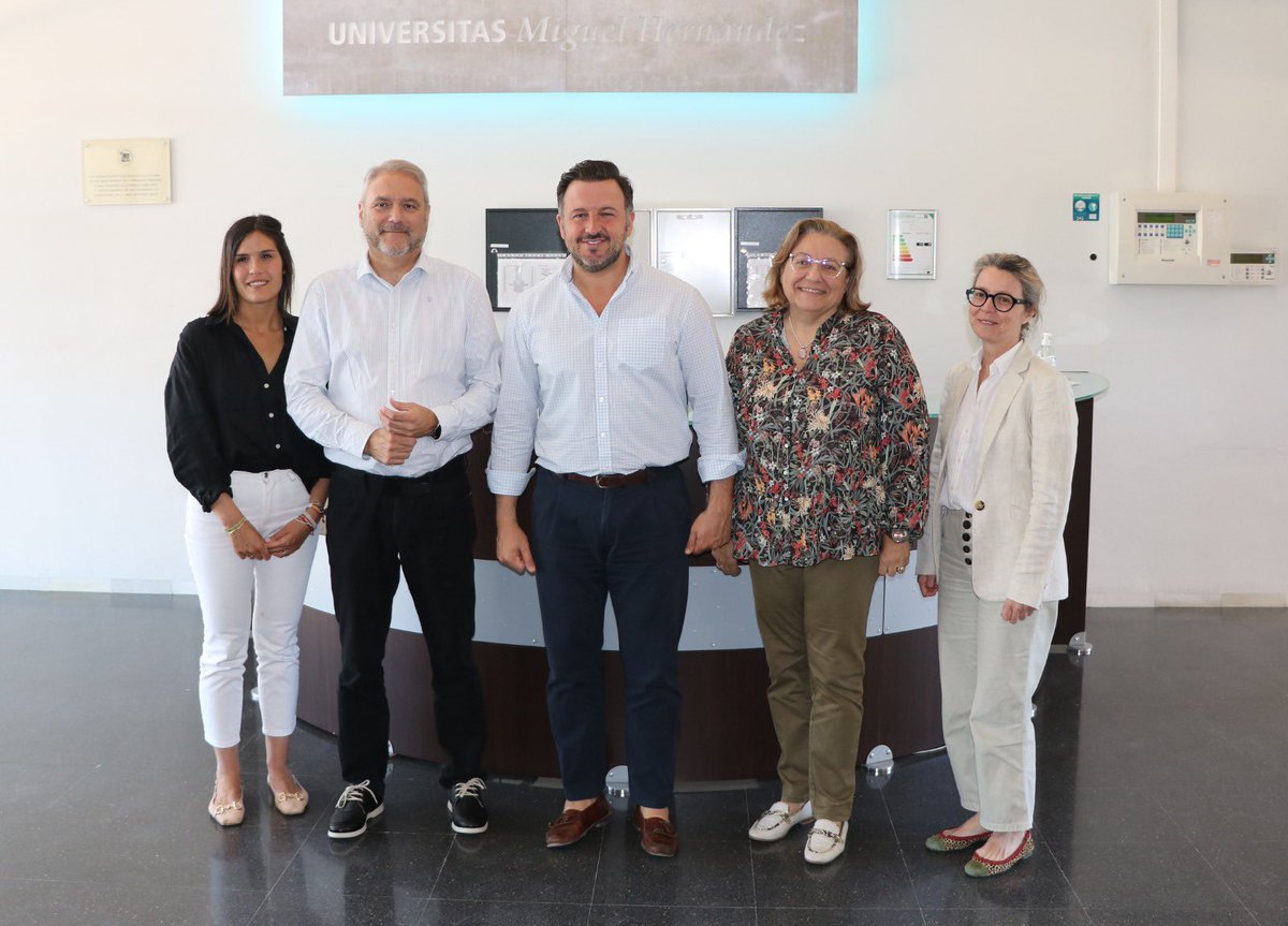 RectorUMH (@rectorumh) on Twitter photo Todo un placer recibir en nuestro <a href="/PcientificoUMH/">Parque Científico UMH</a> al alcalde del <a href="/ajuntamentelx/">Ayuntamiento de Elche - Ajuntament d'Elx</a>, <a href="/PabloRuzV/">Pablo Ruz Villanueva</a>, y a la concejala de Educación, Juventud y Discapacidad, María Bonmatí. Durante la visita han podido conocer las instalaciones de las más de 75 empresas que conectan investigación, Todo un placer recibir en nuestro <a href="/PcientificoUMH/">Parque Científico UMH</a> al alcalde del <a href="/ajuntamentelx/">Ayuntamiento de Elche - Ajuntament d'Elx</a>, <a href="/PabloRuzV/">Pablo Ruz Villanueva</a>, y a la concejala de Educación, Juventud y Discapacidad, María Bonmatí. Durante la visita han podido conocer las instalaciones de las más de 75 empresas que conectan investigación,