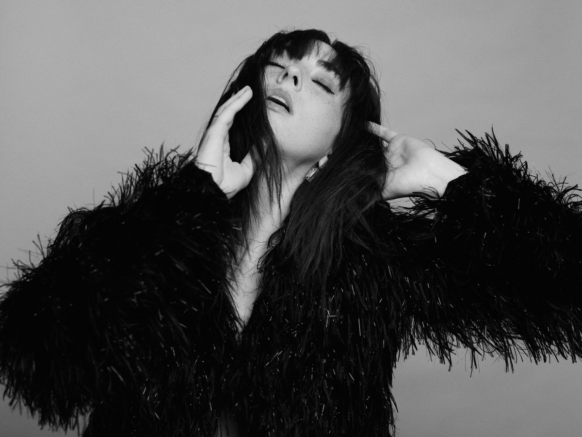 NEW MUSIC: Sara Sue Vallee returns with new single 'Baby Girl'... mysticsons.com/article/sara-s…