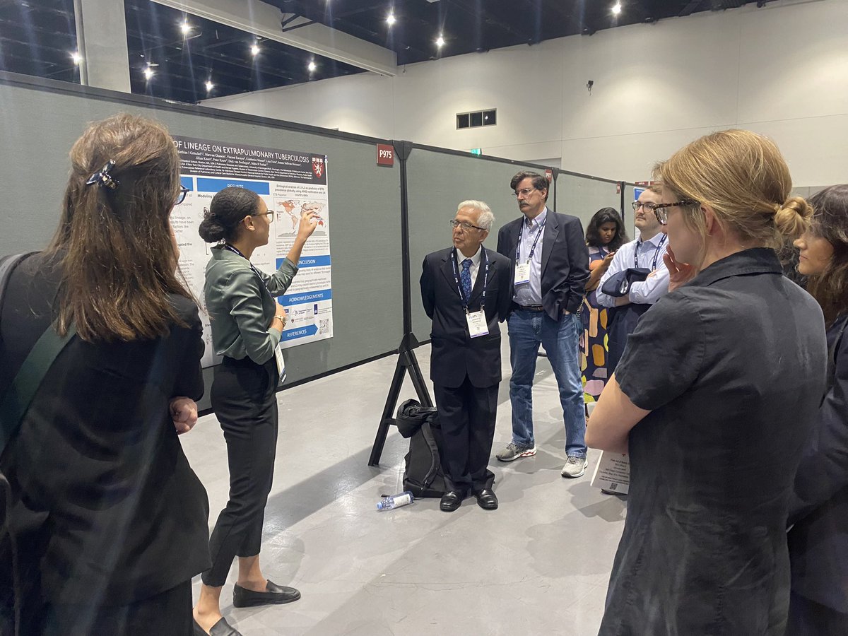 Sula Ndousse-Fetter our brilliant @harvardmed IV student expertly presenting her project on the effect of Mtb lineages on risk of dissemination and/or extrapulmonary involvement of TB to an intent audience. @ATS_PITB #ATS2024 🙌 👏 🤓