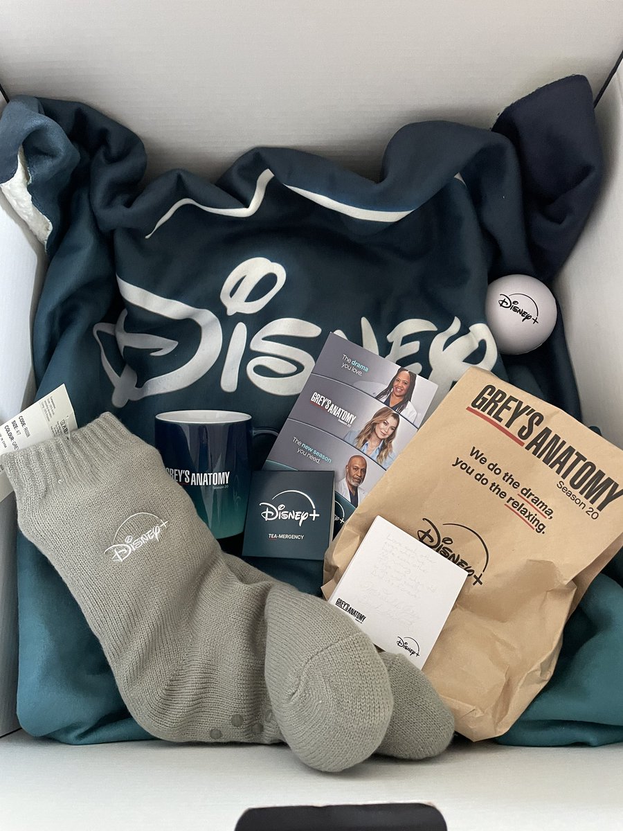 CecilySnowball's tweet photo. Huge thanks to @DisneyPlusUK for all of the cosy #GreysAnatomy goodies to celebrate Season 20 Part 2 - perfect on a day I’m absolutely not leaving the house ☔️🌧️ ☕️ https://t.co/dyc5HbIkUY