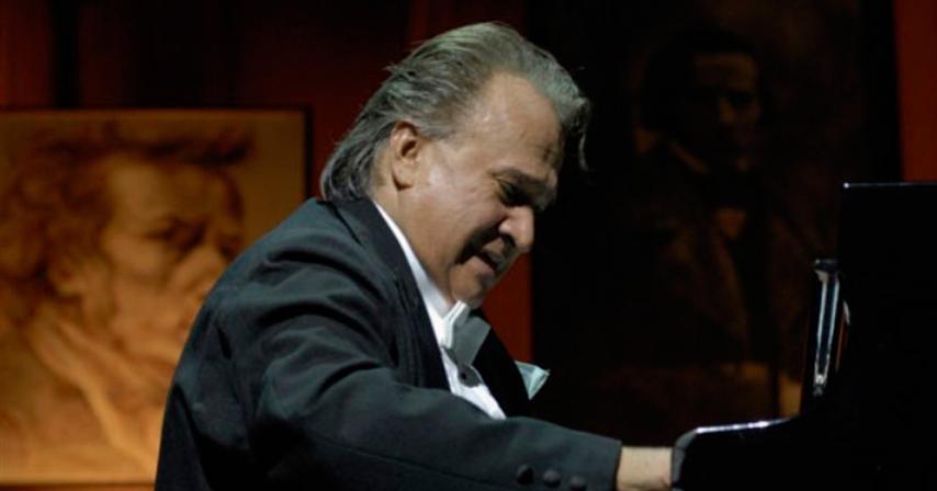 Recital en Cuba homenajeará a virtuoso pianista Frank Fernández prensa-latina.cu/2024/05/21/rec… a través de @PrensaLatina_cu
