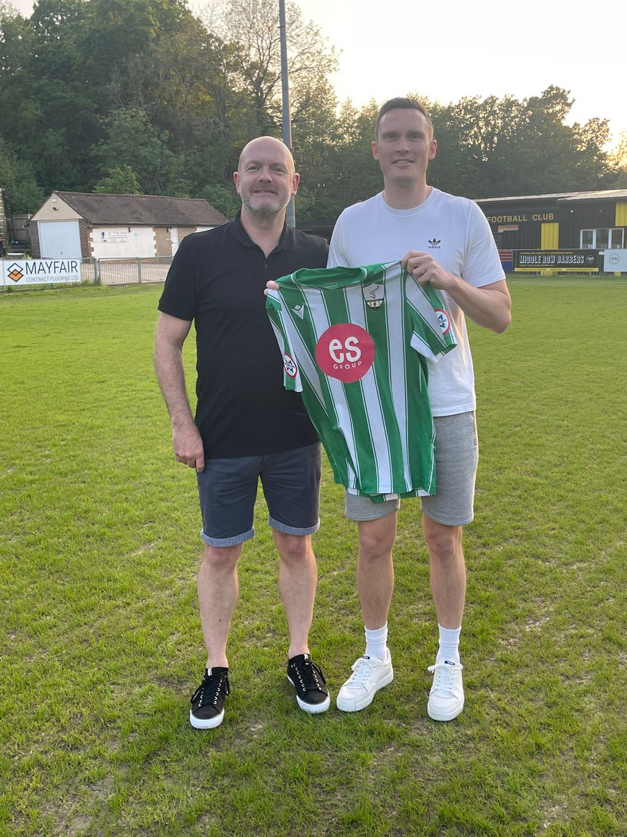 Welcome aboard the Frow train, @scott_7653 🟢

Buzzing to announce the signing of centre half Scott Johnston, who joins us from Crawley Down.

Twiggy's a beast of a defender with over 400 apps at step 5 and a CV that includes East Grinstead and Lingfield. 

#WelcomeTwiggy