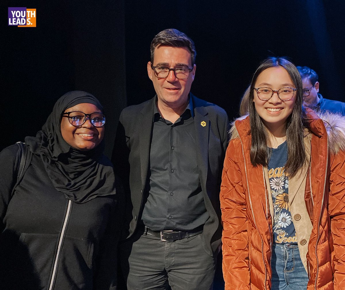 YouthLeadsUK's tweet photo. Our young people recently went to the GM Youth Hustings event, and had a chat with the Mayor of Manchester, @AndyBurnhamGM π
Positive change happens when we work together!
#YLUK #GMCR #YoungPeople https://t.co/eAEAfFp9iQ