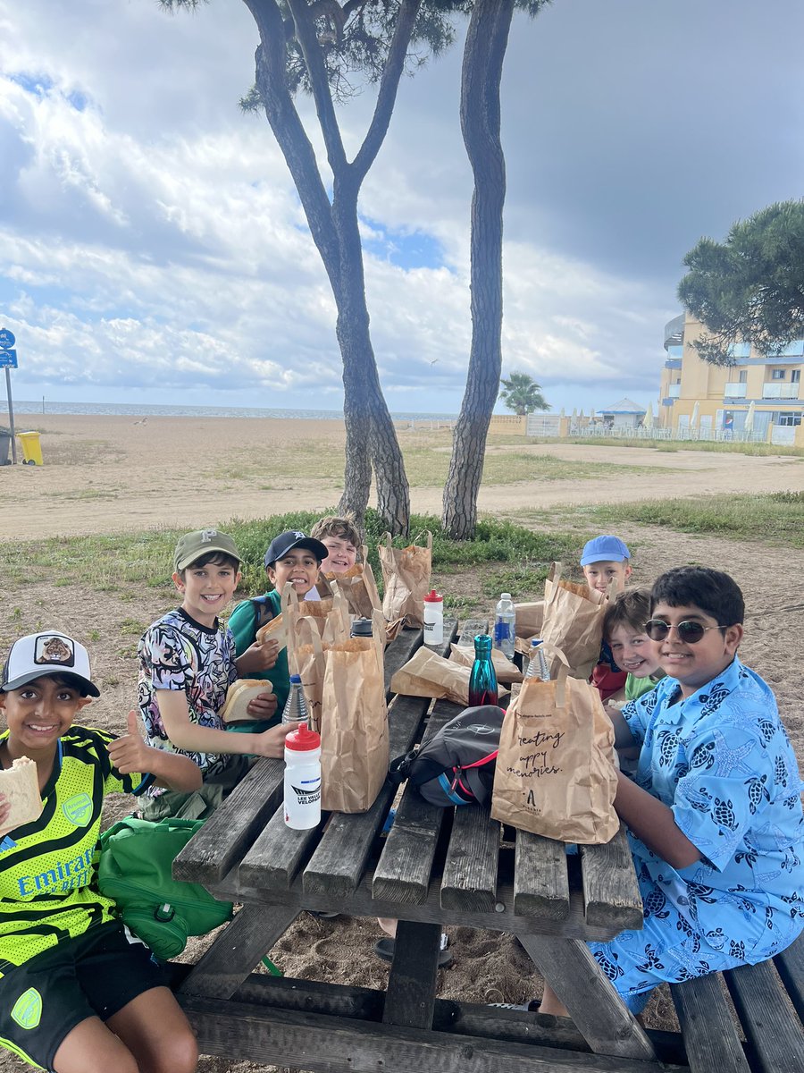 Forest Prep School tweet media