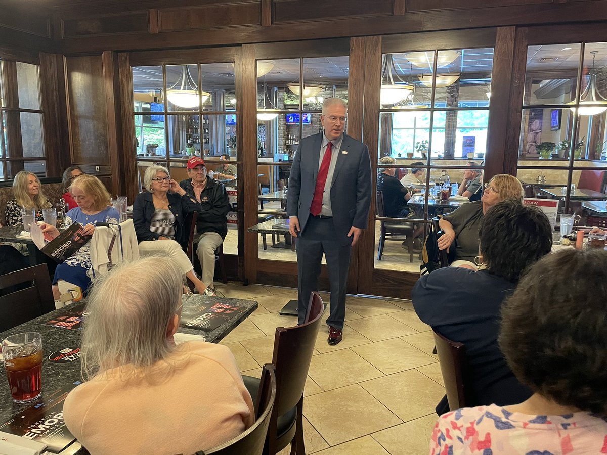 Last night the Princess Anne Republican Women’s Club held a wonderful candidate forum that turned into a Meet and Greet. It was great to see so many familiar faces and encourage so many people to go and vote early!