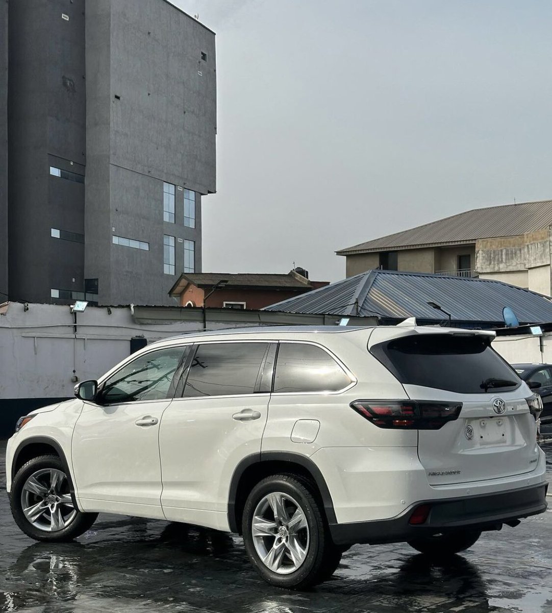For Sale: Tokunbo 2015 Toyota Highlander (Platinum Edition)

📍: Agege

Asking Price: 40.5m (Slightly Negotiable)

If interested, DM or Call/Whatsapp; 08188111105 for Inspection.

#BuyLagosLtd #BuyLagosLtdAutomobile #CarsForSale #ToyotaHighlanderPlatinumEdition