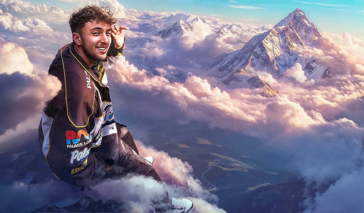 Pediavenir's tweet photo. 🚨🇫🇷 ALERTE INFO - #Inoxtag vient de terminer son ascension de l’Everest. Le Yéti l’a aidé à terminer son ascension après leur combat. (Instagram) https://t.co/XpCMIK3YT9
