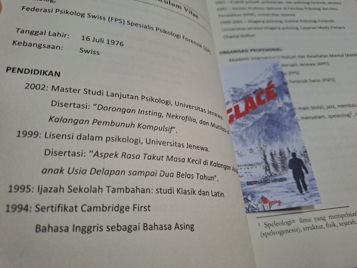 literaryicon's tweet image. Hei @penerbitspring 
Terjemahan kalian enak dibaca ini 😂