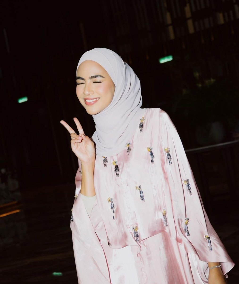 KYO9010's tweet photo. My new "fangirl"

Hi Erysha! 🤍

#EryshaEmyra
#AkuBukanUstazah https://t.co/CtQn2HNehS