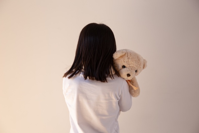「放っておいて！」お子さんはきっと、その言葉を吐き出したいわけではなかった。もっと伝えたい思いがあって、気持ちがあって。それでも、学校へ行けていない、心配を掛けている後ろめたさや、どうしたら良いか分からないモヤモヤした葛藤が、そのような言葉になって表れているのだ。

#不登校
