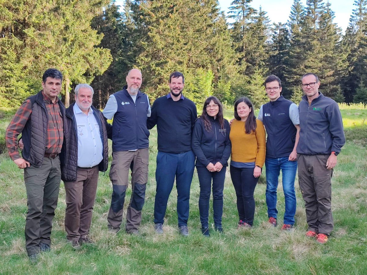 RNP_Romsilva's tweet photo. Râs din România contribuie la salvarea populației de râși din Germania
A #lynx male from #Romania contributes to saving the lynx population in forests of Thuringia, in Germany, within an European project
#forestry #LIFElynx #forests #wildlife #păduri #fauna https://t.co/4zJUyN7q99
