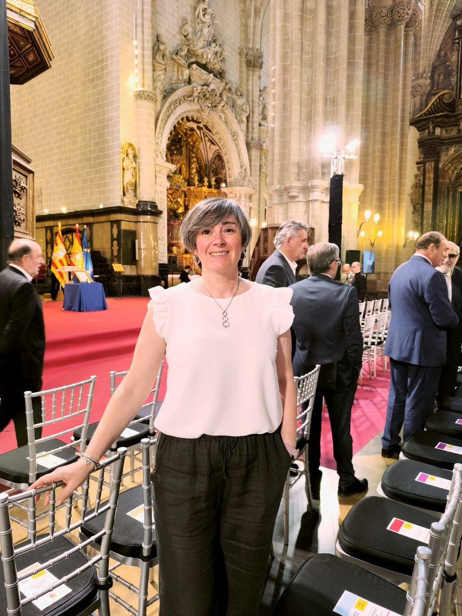 AccionsindUSO's tweet photo. Eva Calavia de #USOAragon ha asistido al acto de entrega de la Medalla de Aragón, otorgada por las Cortes, a SAR la Princesa de Asturias, en el que han participado el presidente de Aragón, la ministra de Defensa, la presidenta de las Cortes y la alcaldesa de Zaragoza. https://t.co/fgJafTzEBQ