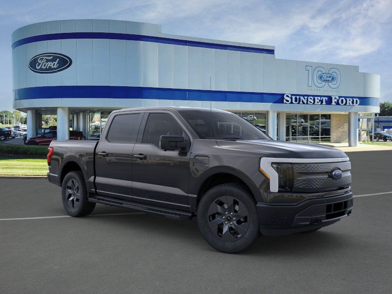 LectriumEVs's tweet photo. Meet the Ford F-150 Lightning XLT Extended Range 2023

✅Brand New
✅Range of 320 mi
✅580hp
✅$50,635 - after potential saving
✅In Missouri

https://t.co/1s66STnx82

#Ford #F150Lightning
@lectrium https://t.co/8xpzekmmGw