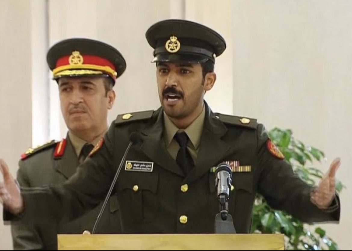 قل للضعيف اللي يشب الفتيله
حنى لها غصب على كل عيّال 

بنغط خشمه بالتراب و عويله
عويل من لاحيلة له فـل يحتال 

من دونك وجيه الوطن والقبيلة
سدادةِ للحق في كل الأحوال 
 
واللي يدوّر طيحتك عزتيله
هو مادرى ان مطير ماهيب تنطال