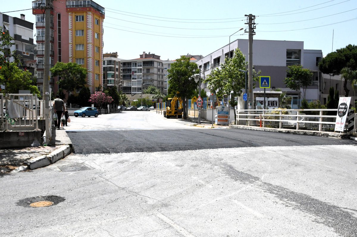 📍Çelebi Sokak Fen İşleri Müdürlüğümüze bağlı ekipler, ilçemizin farklı noktalarında asfalt yama, bakım ve onarım çalışmalarına devam ediyor.