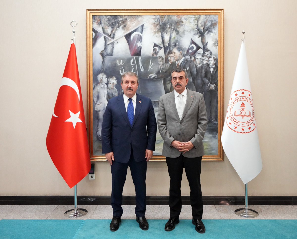 Genel Başkanımız Sayın <a href="/Mustafa_Destici/">Mustafa Destici</a>, <a href="/tcmeb/">Millî Eğitim Bakanlığı</a>
Sayın <a href="/Yusuf__Tekin/">Yusuf Tekin</a>’i ziyaret etti.
Genel Başkanımı Sayın Mustafa Destici 22.05.2023 Çarşamba günü saat 11.00 da yapacağı basın toplantısında ziyaret ile ilgili açıklamalarda bulunacak.