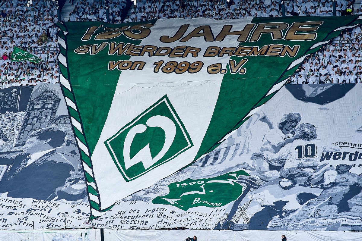 werderbremen_en's tweet image. 🕰️ Looking back on the season...

One of our fondest memories has got to be the 125th anniversary celebrations at the wohninvest WESERSTADION 🥹💭

With legends 👑, fans 💚, and our Green-White family 🥰, we will 𝒏𝒆𝒗𝒆𝒓 forget this special day ✨