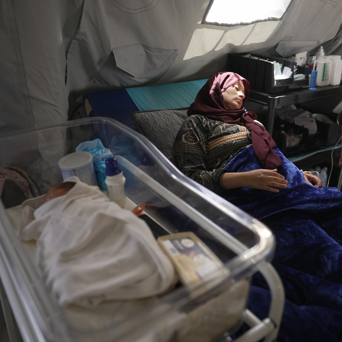 Hungry, exhausted and traumatized. No water, sanitation or health care. This is the reality for an estimated 10,000 pregnant women forced to flee from #Rafah in recent days. See how @UNFPA—the @UN sexual and reproductive health agency—is taking action: unf.pa/opt
