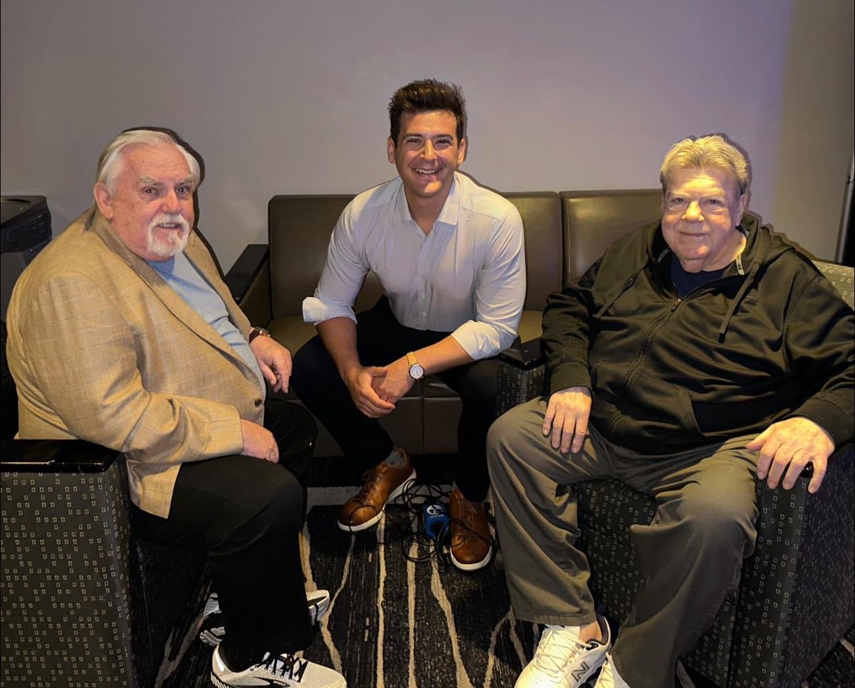 John Ratzenberger and George Wendt joined me for a witty, fun-filled conversation at Motor City Comic Con. Wendt's nephew, Jason Sudeikis, paid tribute to Cheers in the series finale of Ted Lasso. That meant a lot to him. Interview: youtu.be/lY_sULNz5Ds?si…