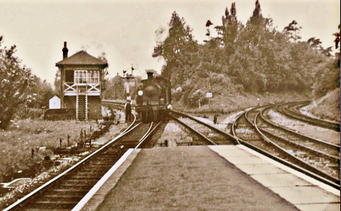 The recent photo of the inside of East Grinstead's West Signal Box aroused some interest. Here it is as seen from High Level platforms 3/4. 5 & 6 were just out of sight on the right, as was the water tower. St Margaret's Loop curving to the right, linking the TW and Oxted lines.