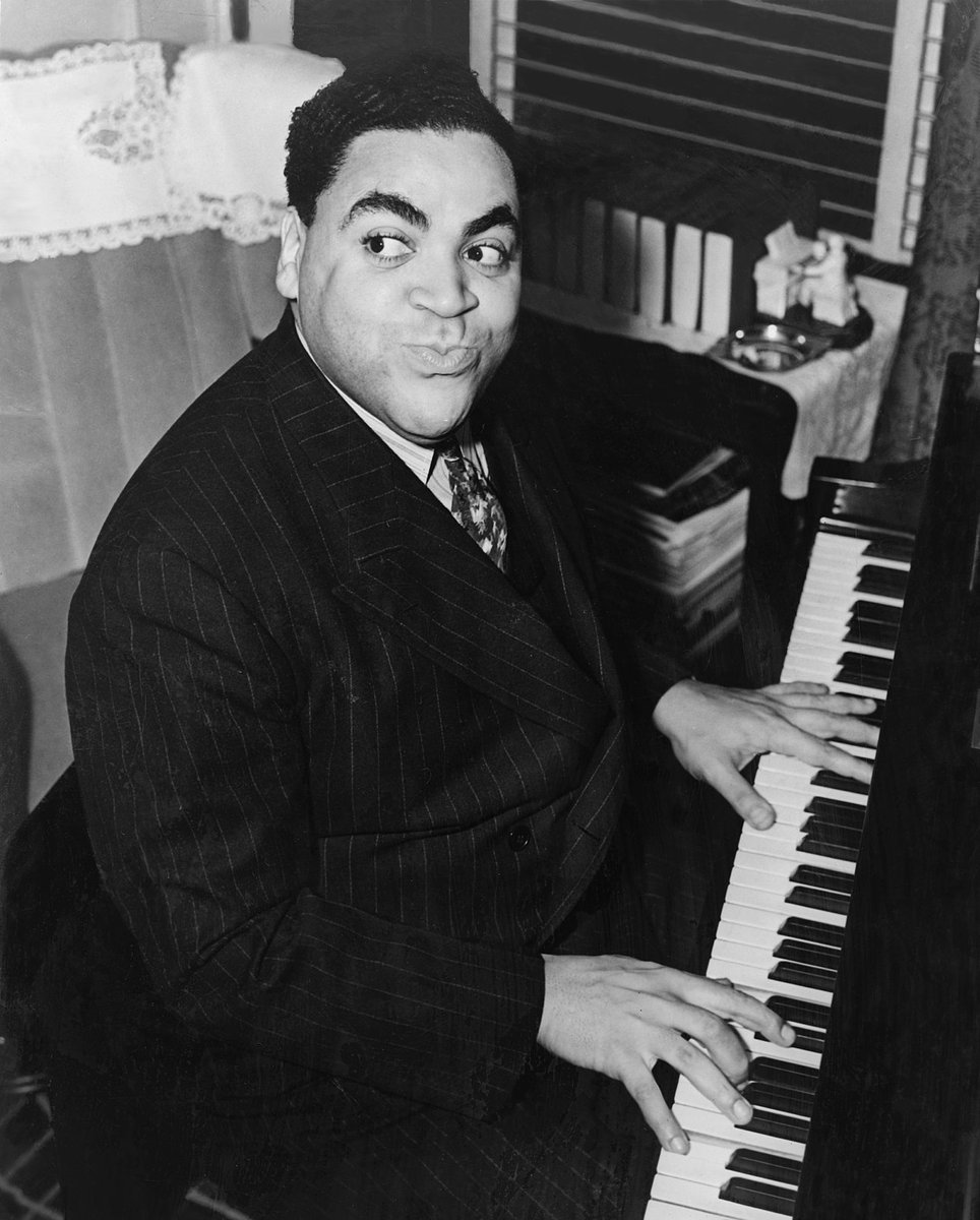 BOTD in NYC, he composed classics like 'Honeysuckle Rose' and 'Ain't Misbehaving.' Happy heavenly birthday to Thomas Wright 'Fats' Waller.