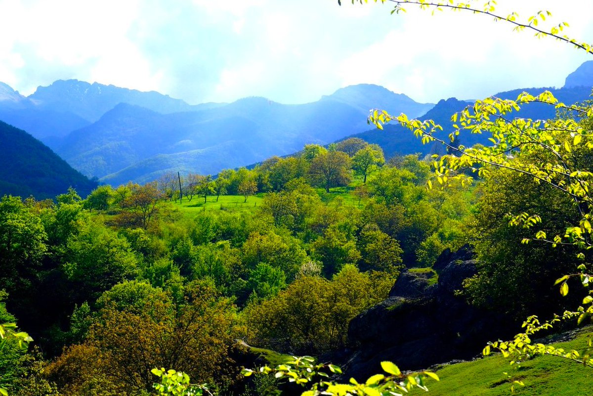 ISafaryan's tweet photo. Daily reminder of our lost paradise, #Artsakh
Village #MetsTagher in #Hadrout gave the bravest heroes of its time such as Armenak Khamperyants known as Soviet Marshal Khudyakov
In 2020 Azeris will occupy it destroying all historical monuments among which Khudyakov's heroic plane https://t.co/UsrrXcvmZh