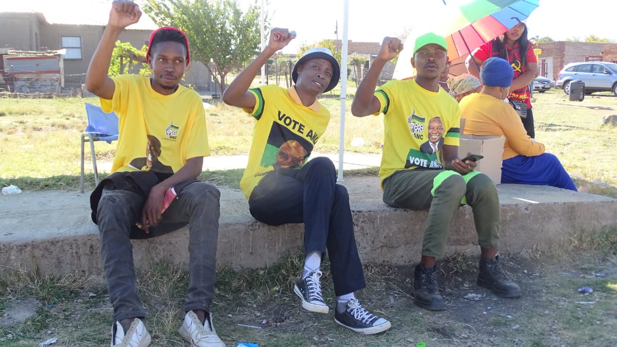 SACP1921's tweet photo. SACP General Secretary, Comrade Solly Mapaila, with Aliiance leadership in Botshabelo, Ward 30, Free State Province.

#VOTEANC29May2024 #VoteANC #VOTEANC2024 https://t.co/sp9FFfj4ku