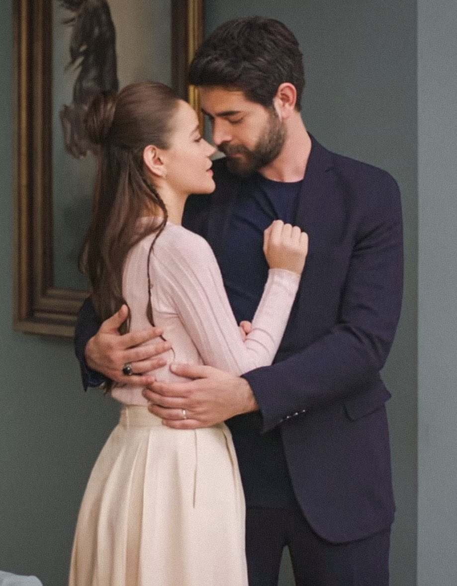 Brin_css's tweet photo. @tvdizigundemi #Dilbar  #KanÇiçekleri https://t.co/9ipXfiRu1o