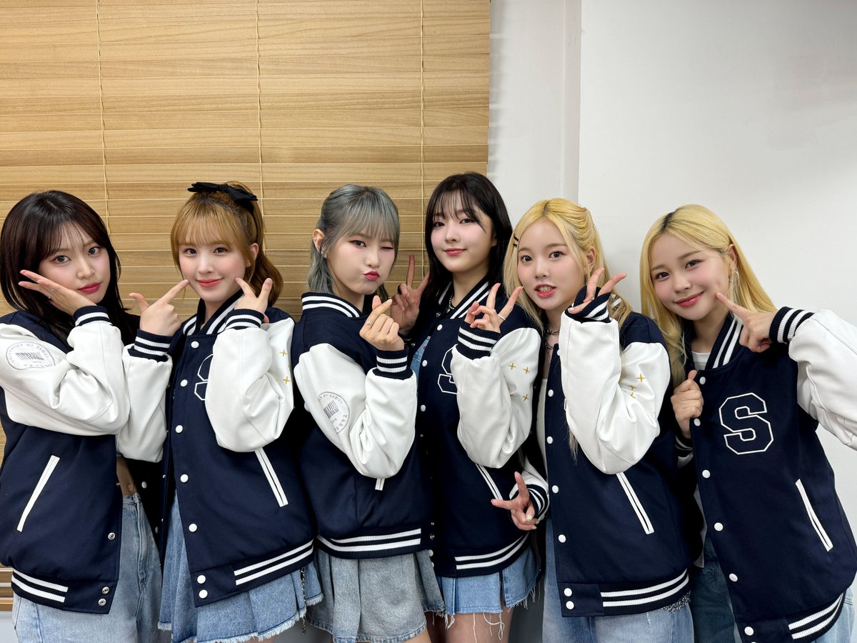 _Weeekly's tweet photo. 240521 With 서울시립대학교 축제

서울시립대 학생 분들의 뜨거운 함성과 함께라 
더 설렘만이 가득했던 축제 무대 완료! 👍🏻💕
위클리와 함께 즐거운 시간 되셨을까요?
다들 편안한 밤 보내세요~ 😎🎶

#위클리 #Weeekly https://t.co/MxHHzP5NU2